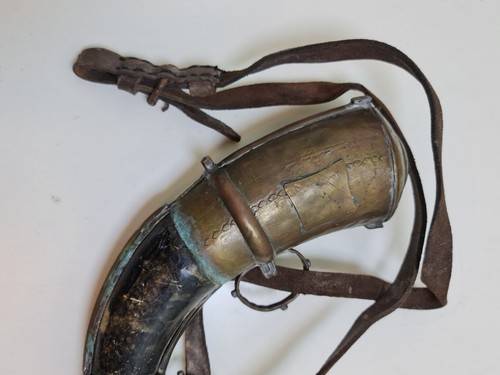 Antique Vintage Big Ottoman Horn Gun Powder Engraved Brass Copper حافظة عثمانية - Picture 8 of 21