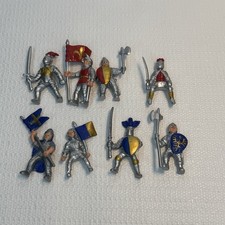 Safari Medieval Knights Lot 8 Armoured Figures Red and Blue Soldiers