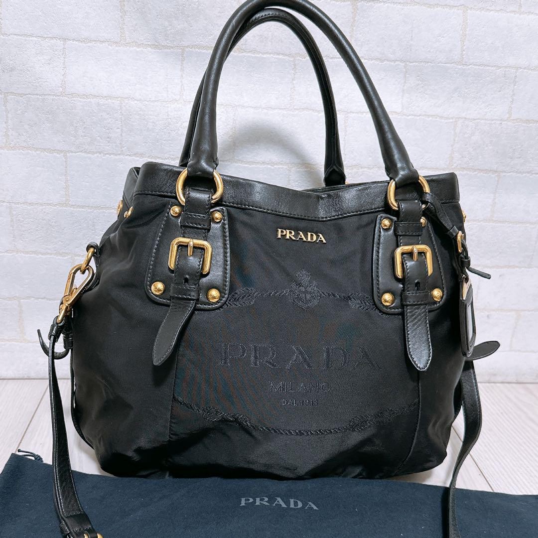PRADA Two-Way Shoulder Bag in Black Leather PGDQPV