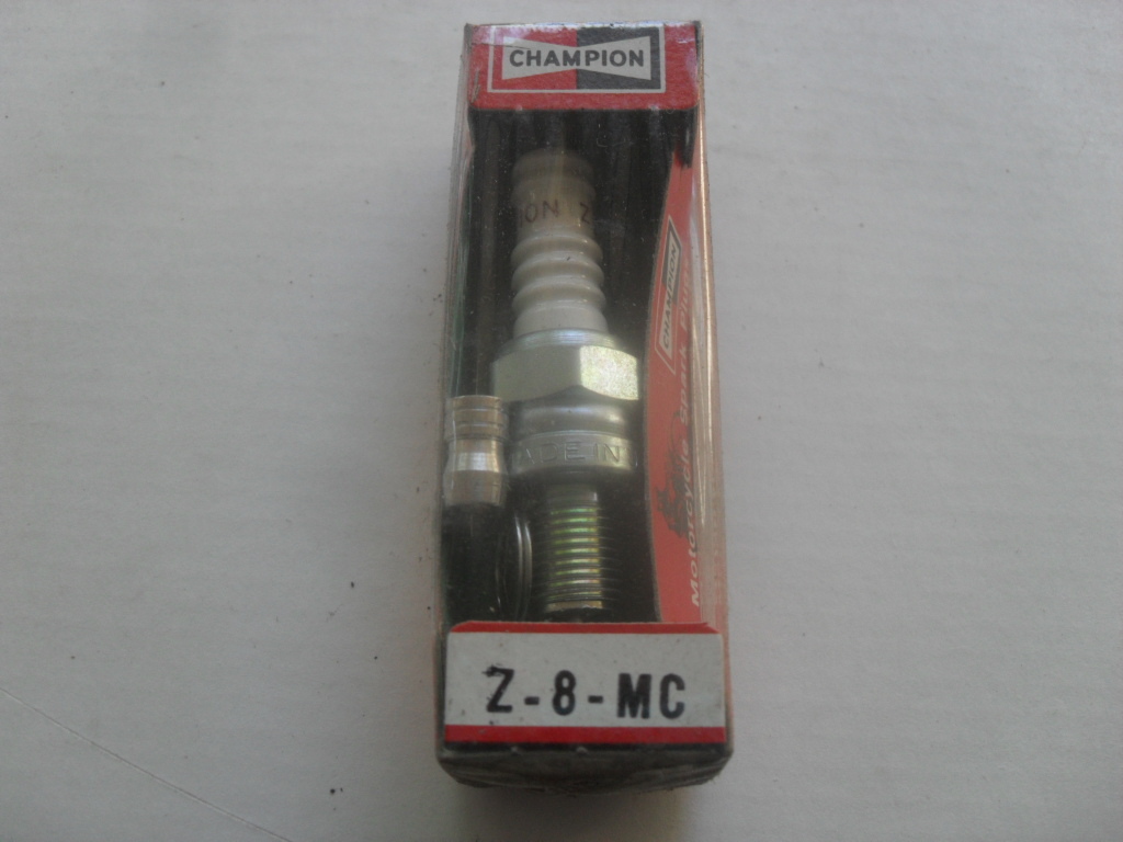 NOS NEW GENUINE CHAMPION Z-8-MC SPARK PLUG NGK C7HSA DENSO 4006 AUTOLITE 4194