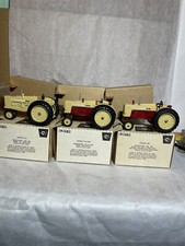 Cockshutt 570 Super WF 570 NF 560WFDesiel 1/16 tractors1987 Ertl Farm Toy Museum