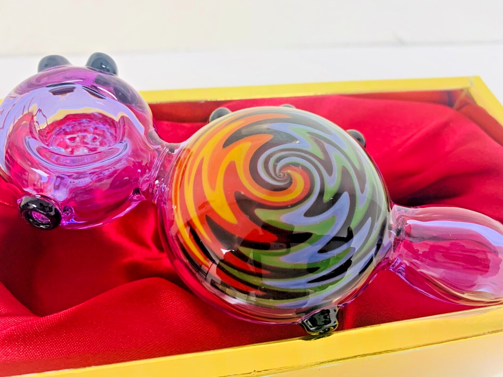 Shell design multicolour printed glass herb bowl hand pipes