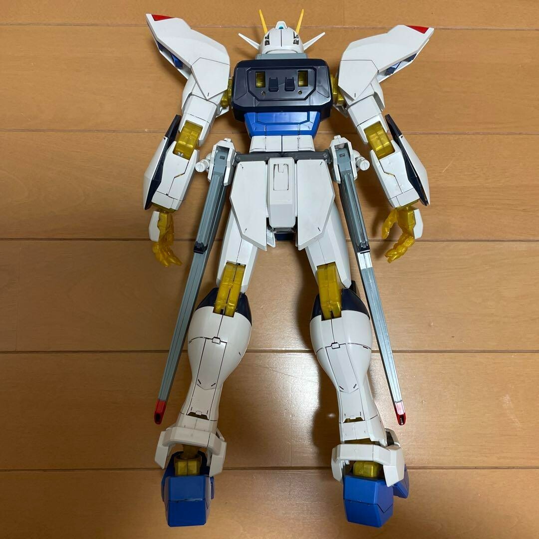 BANDAI Strike Freedom Gundam Lightning Edition 1/60 Seed