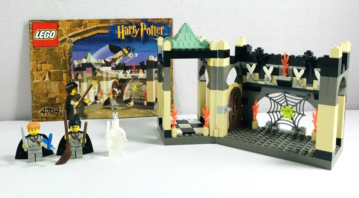 LEGO Harry Potter 4704 The Chamber of the Winged Keys Complete with 3 Minifigs
