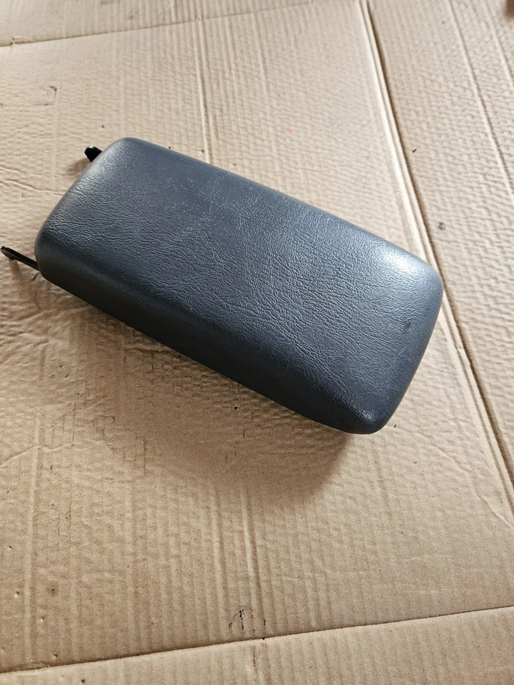 ☄️☄️ Apoyabrazos tapa consola central Toyota Celica 1990-1993 OEM NEGRO  Foto 2 de 4