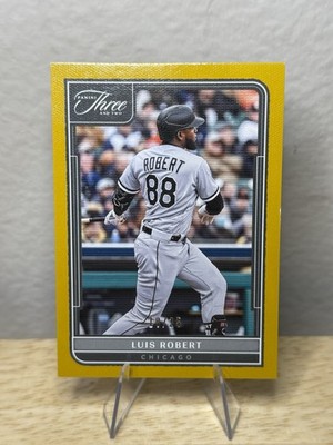 Luis Robert 2022 Panini Three & Two Gold /25 #81 White Sox SP 
