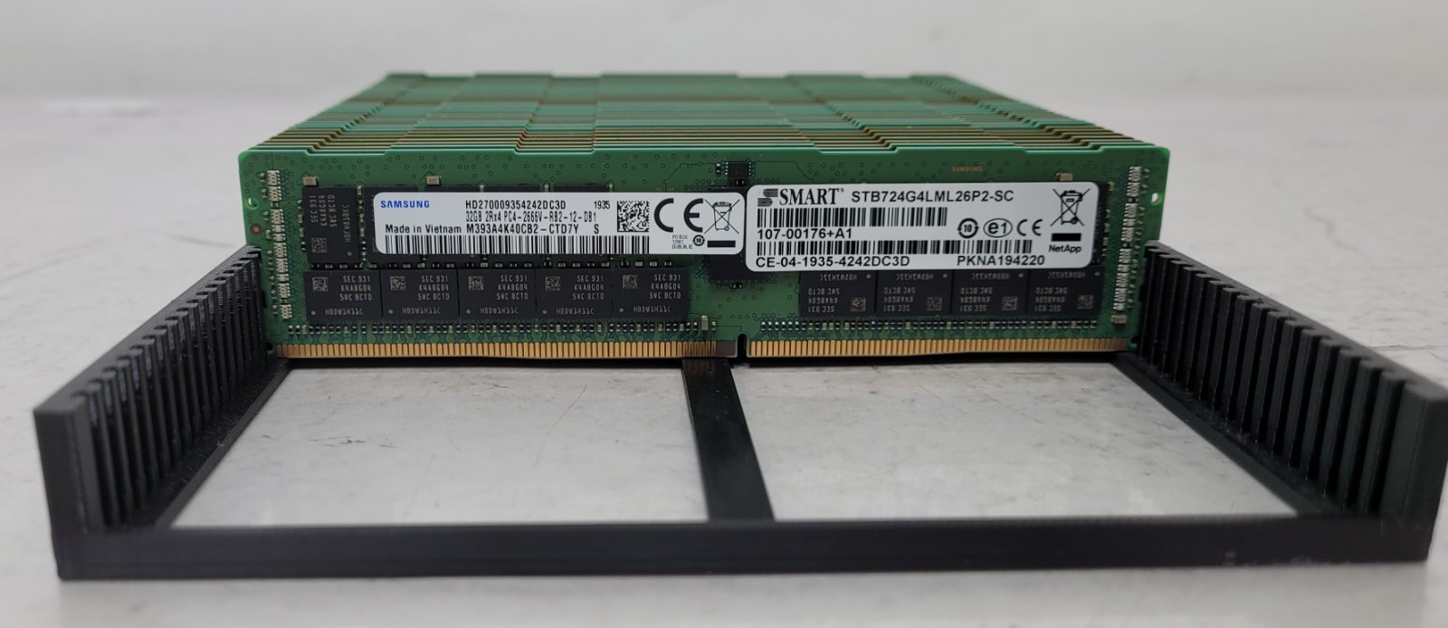 как выглядит 1.0TB/1024GB 32 x 32GB Lot of Samsung DDR4 Registered ECC Server RAM фото