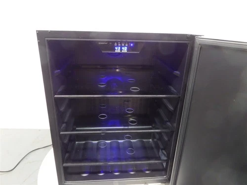 EdgeStar CBR1501SLD 24" Wide Stainless 142 Can Indoor/Outdoor Beverage Cooler - Picture 5 of 15