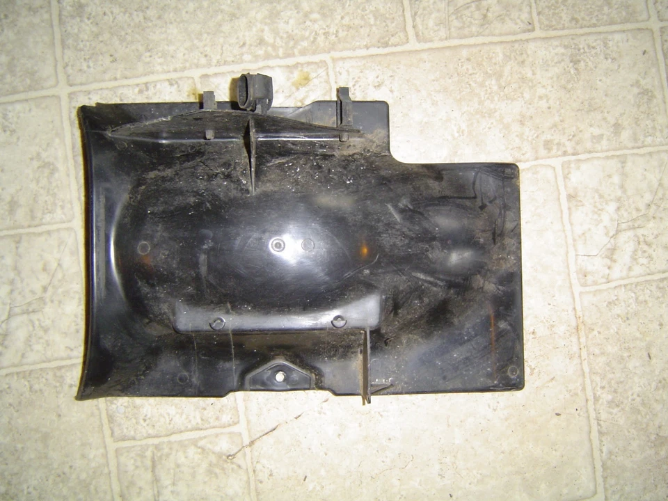 Guardabarros interior trasero Yamaha Exciter SR185 185 1982 Foto 2 de 2