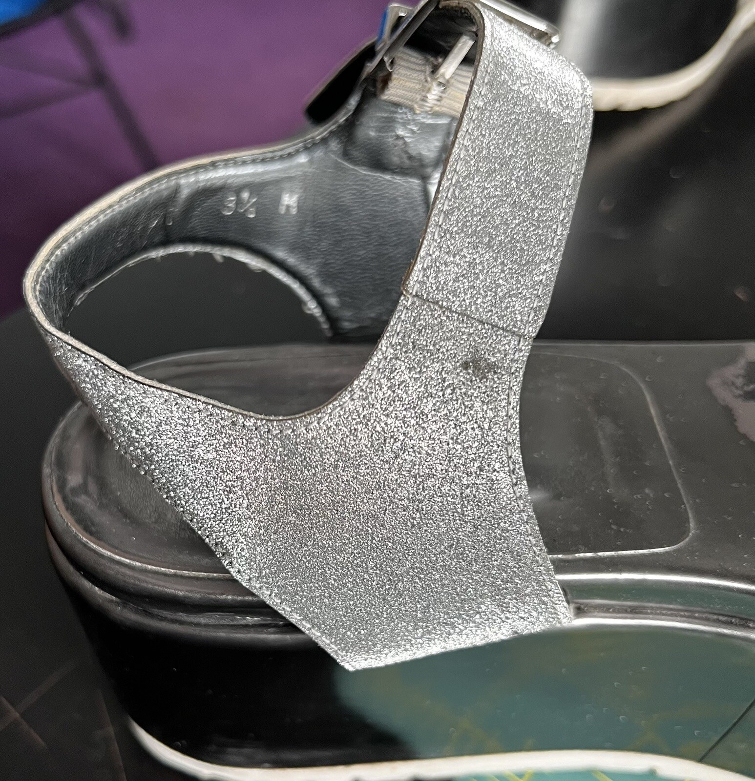 Stuart Weitzman EUC Silver Glitter Crosspath Flat… - image 8