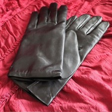 Italian Lambskin Leather Gloves With Cashmere Lining Unused, stitched together 