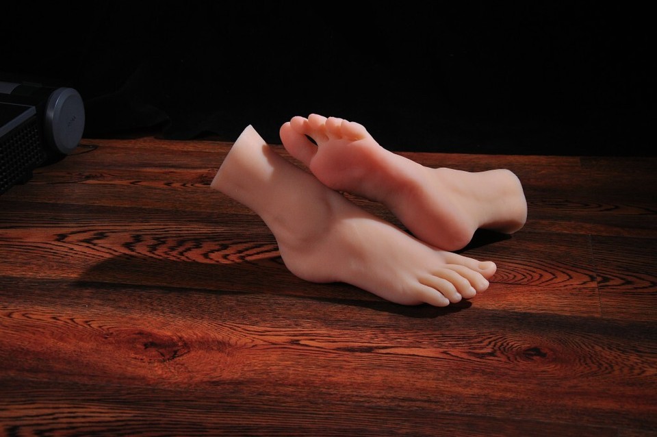 Toes Build KnowU High Simulation Fake Foot Silicone Feet Model Fixed Toes Build-in ...