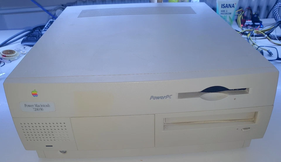 Apple Power Macintosh 7200/90 * 96MB RAM * 2GB HDD
