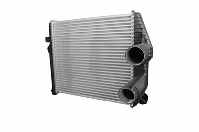 HELLA Ladeluftkühler 8ML 366 340-131 für MERCEDES ATEGO