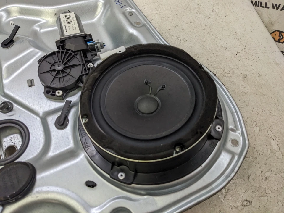 2012 HYUNDAI SANTA FE MK2 2.2 LEFT REAR WINDOW REGULATOR 834702B030 - Image 2 of 4