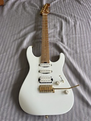 Used Charvel Pro-Mod DK24 HSS 2PT CM - Snow White w/ Caramelized Maple FB