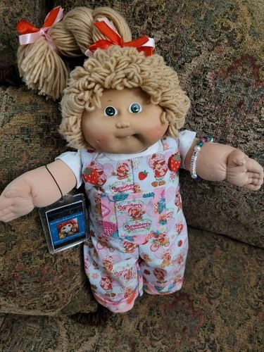 Cabbage Patch Kid, KT Factory Girl With Green Eyes,  Adorable!