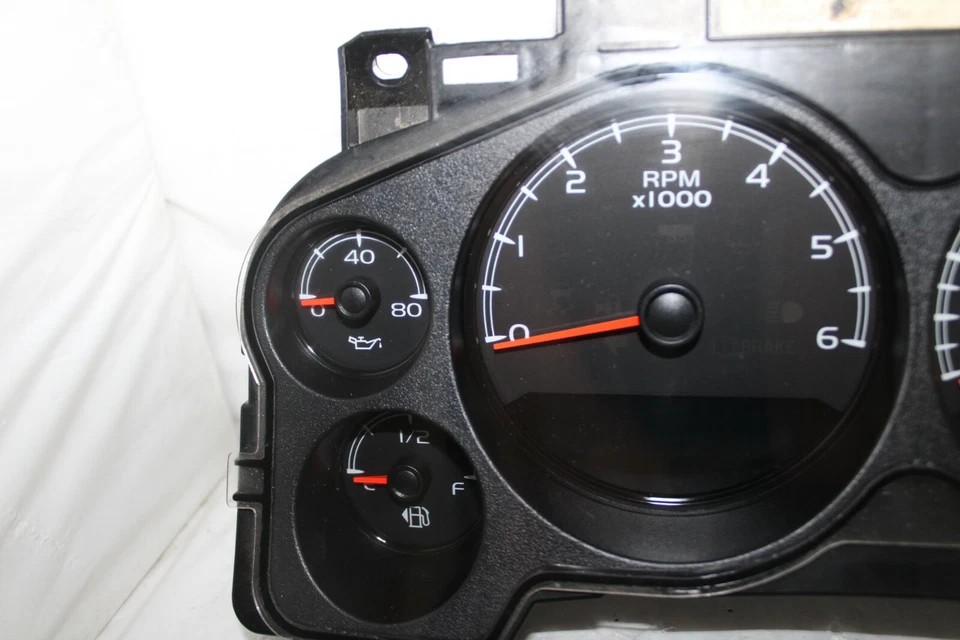 Speedometer Cluster 2012 - 14 GMC Sierra/Denali/Yukon/XL Pickup 150,464 Miles - Image 4 of 4