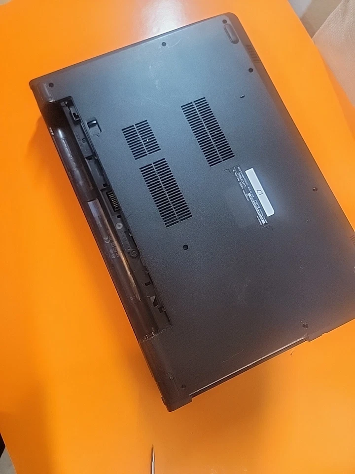 Lote de 5 Dell. 15.6" INSPIRON 5555/4 NÚCLEOS AMD A8-7410/ Para piezas o reparación   Foto 4 de 4