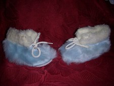 DDR Babyhausschuhe Kinderhausschuhe Hausschuhe  ungetragen DEKO-hellblau Gr.19