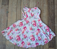 Old Navy White Floral Spaghetti Strap Med. Spring Cottagecore Fairy Boho Easter 