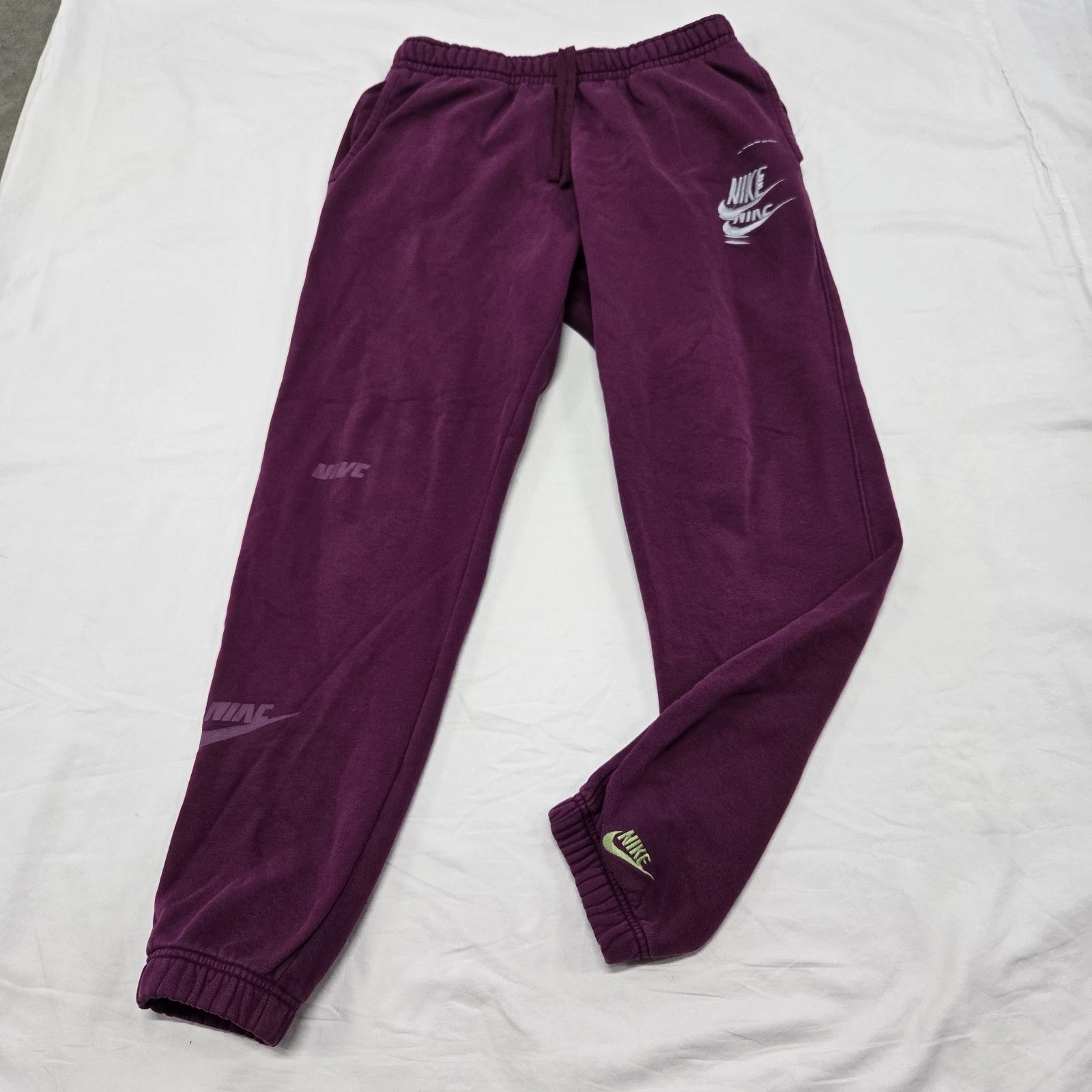 EUC Men's MEDIUM Nike Sportswear Fleece Jogger Pants Sangria Purple DM6871-610