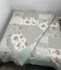 JCP Reversible Floral Quilt Bedspread Blanket Twin 68x86” Cottage Shabby Chic