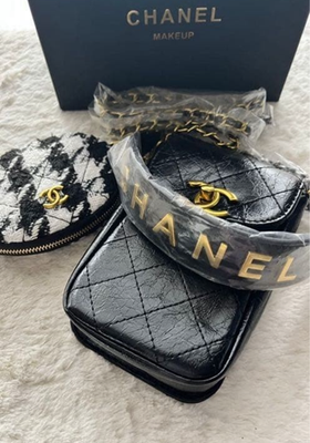 ショルダーバッグ Chanel novelty mini shoulder pouch CHANEL BEAUTY Novelty Smartphone Pouch Shoulder Coin Case Mini Bag