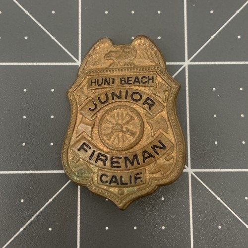 Vintage Huntington Beach Fire Department Junior Firefighter Badge Metal Pin RARE