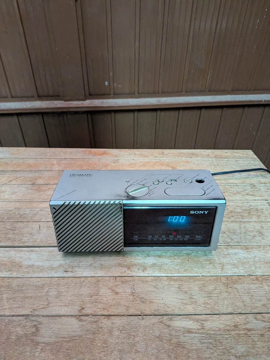 Radio despertador vintage Sony Digimatic ICF-C16W AM/FM años 80