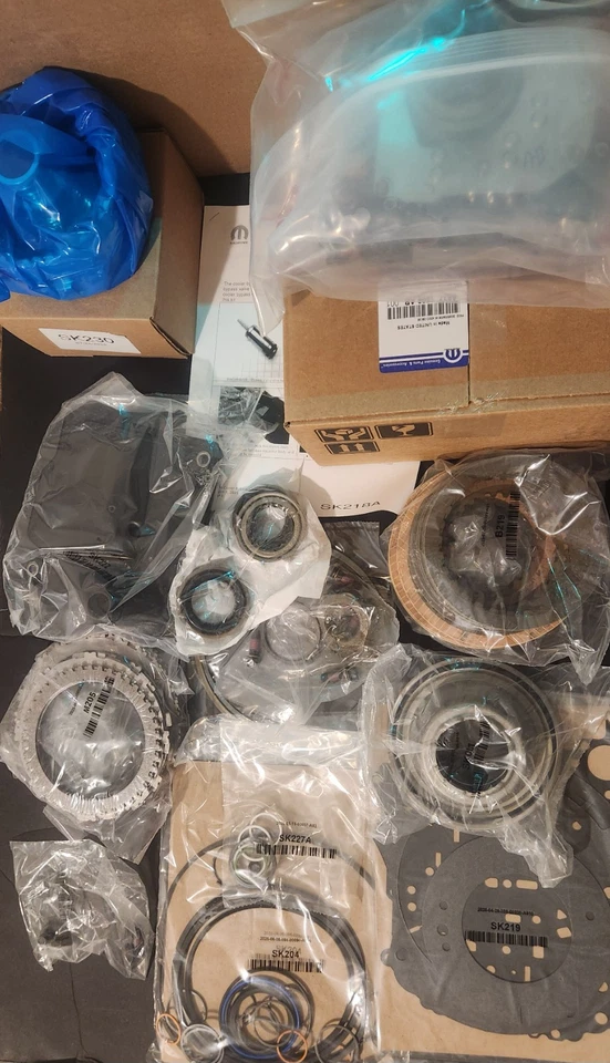 Kit de reconstrucción y solenoide de cambio 62TE OEM Mopar Deluxe Caravan Pacifica 2007-en Foto 2 de 2