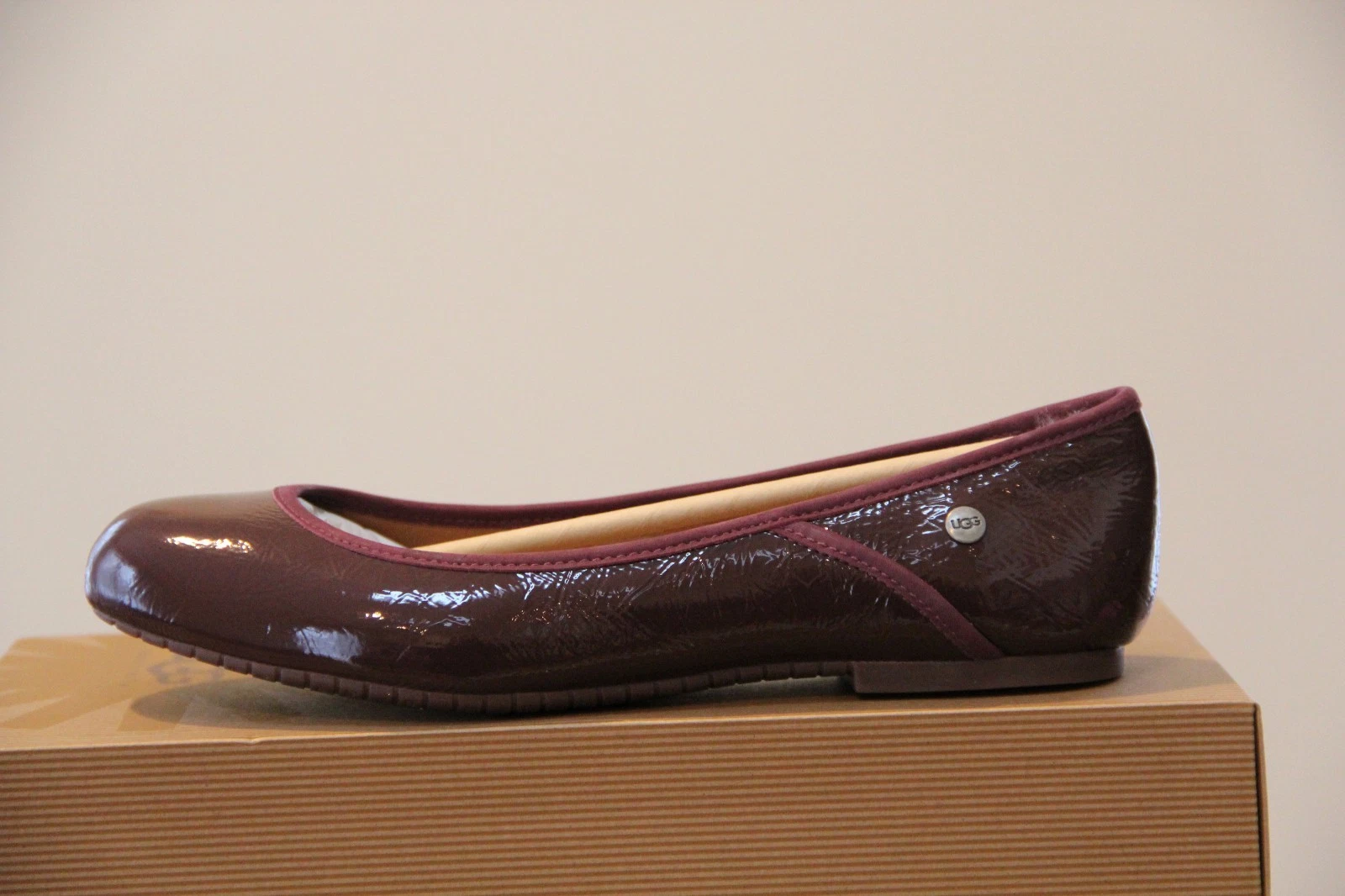 Ugg Australia donna Antora II flat taglia 9 5 nuovo con scatola