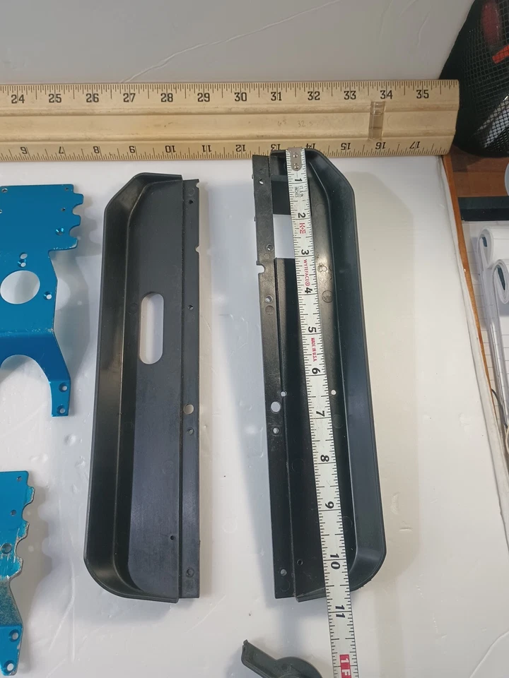 Lote de 17 piezas de repuesto para camiones MGT Nitro RC usadas  Foto 4 de 4