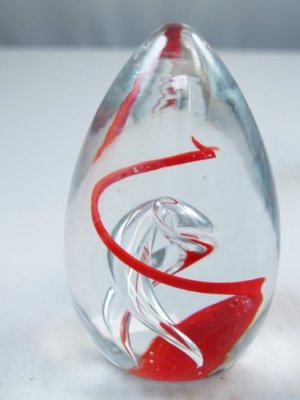 M Design Art Red & Clear Spiraling in Clear Egg Paperweight PW-752