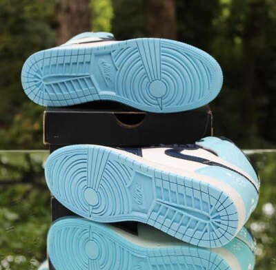Nike Air Jordan 1 Retro High OG UNC Patent Women's Size 7 Blue