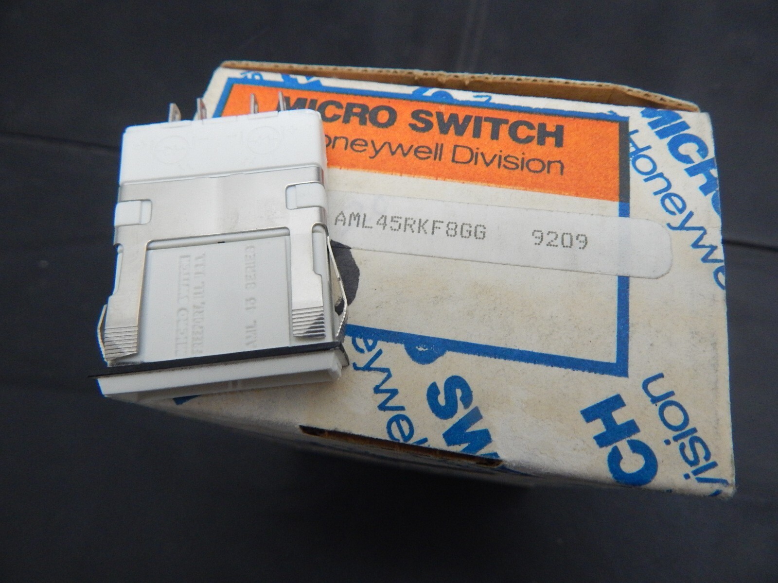 HONEYWELL MICROSWITCH AML45RKF8GG LAMP HOLDER - USA SELLER FAST SHIPPING