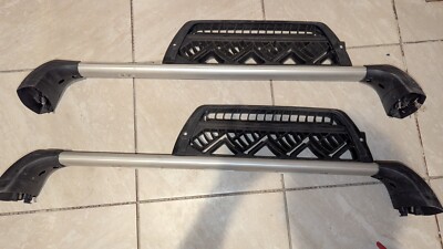BMW Ski Rack With Keys Part # 82720406587 with base and two sets of keys