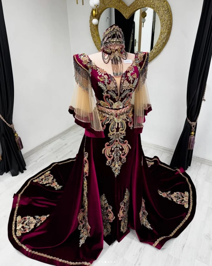 Vestidos de novia musulmanes borgoña mangas largas con tren desmontable sirena Foto 2 de 4