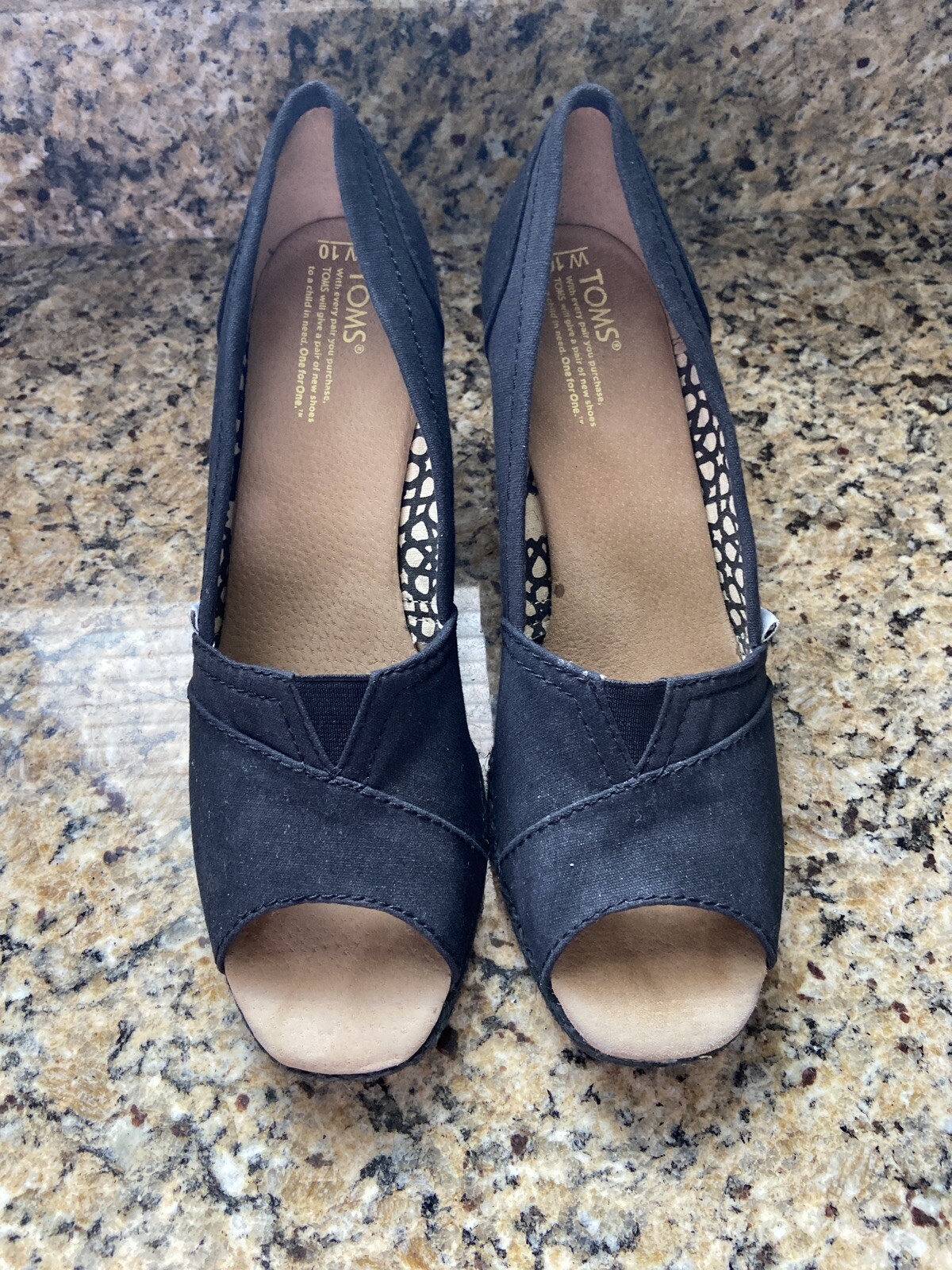 black geometric women's viv sandals