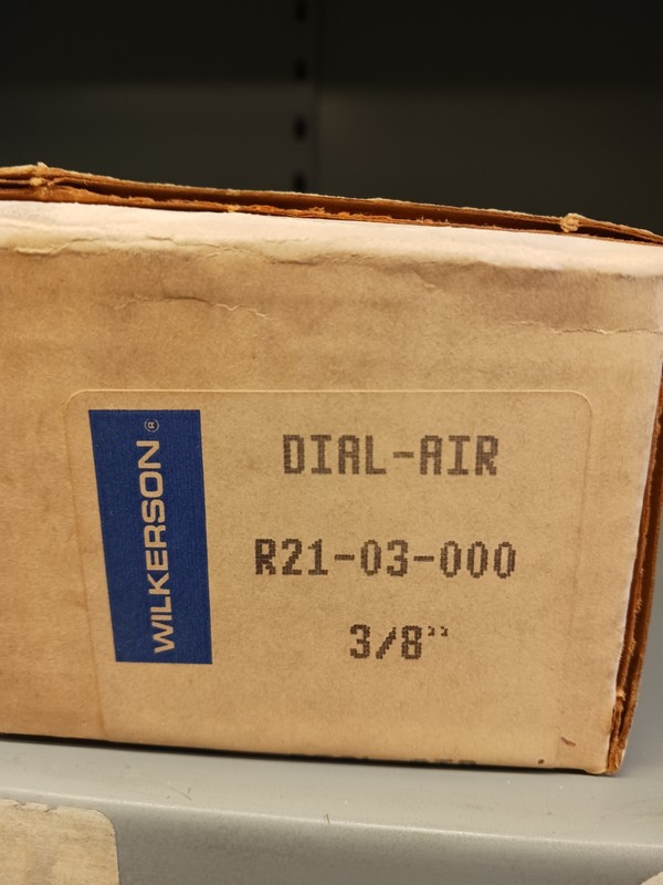 Wilkerson Compressed Air Regulator.  3/8 NPT  100CFM 180PSI