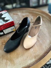 Capezio dance shoes leftover stock 550/550A Jr. Footlight Character Shoe