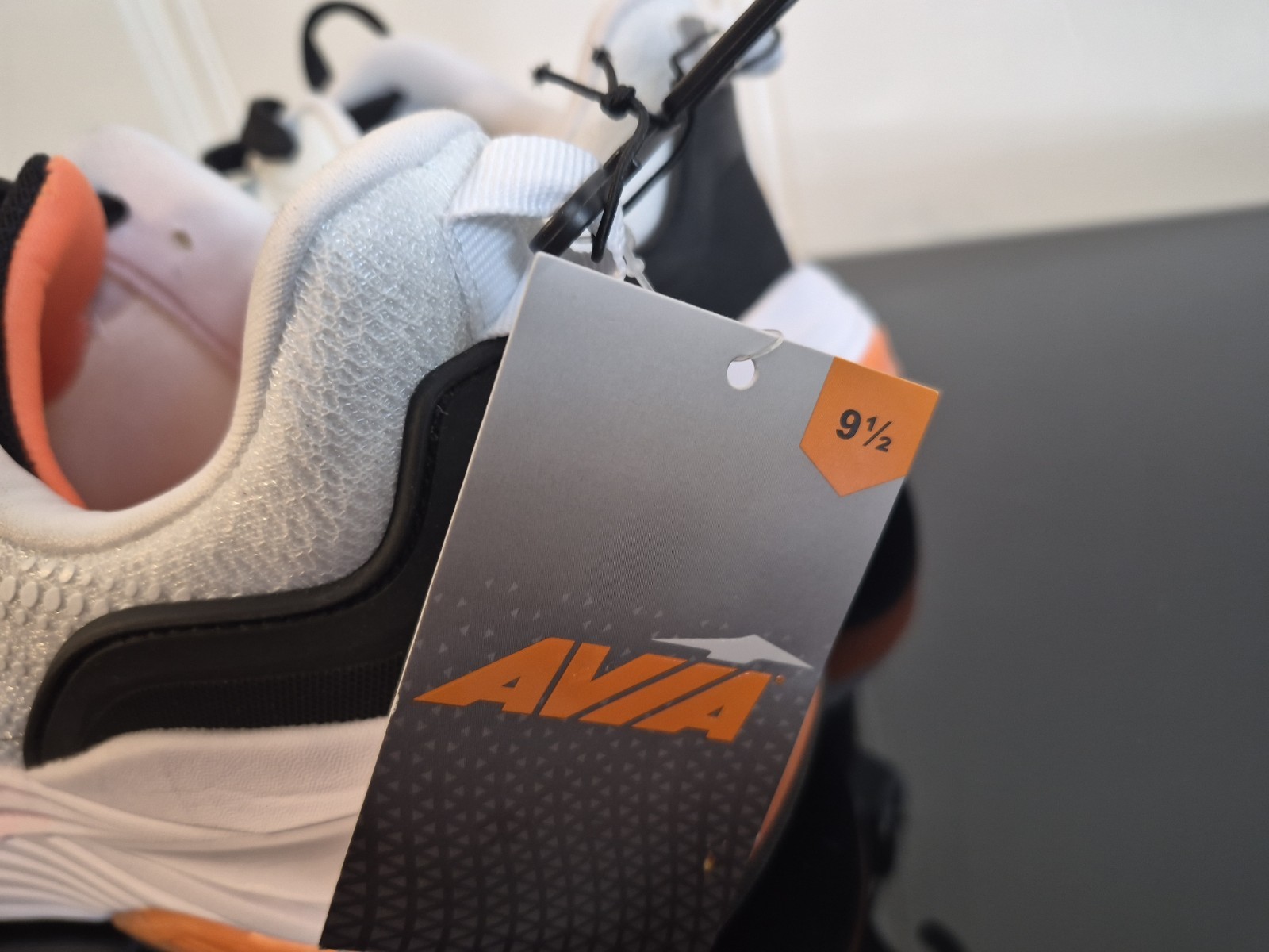 NEW Men's AVIA  Daily Sports Shoes Size 9.5 White/ORANGE image 3