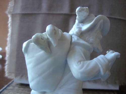 Vintage/Antique Charming Parianware Flute Playing Wolf Figurine ~ 21cm - Picture 6 of 13