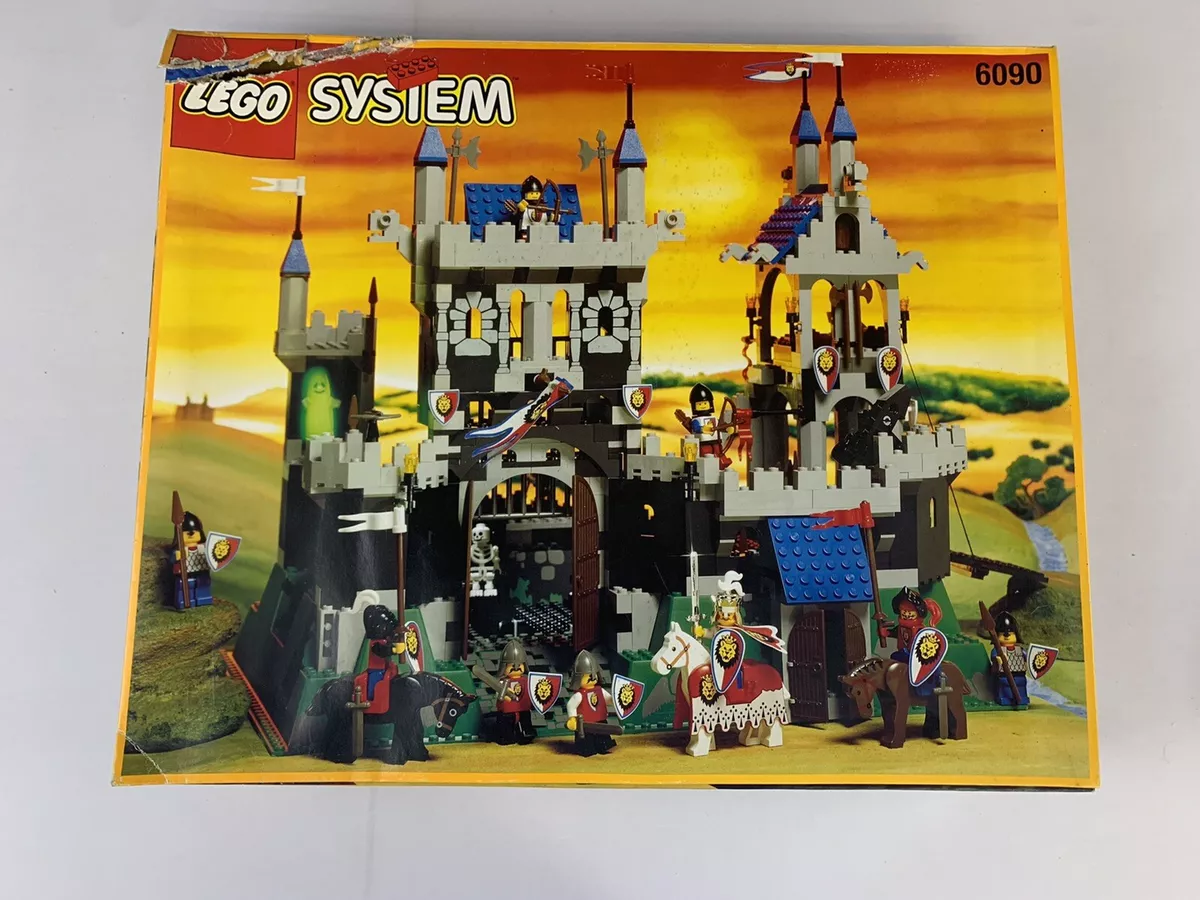 Lego 6090 System Royal Knights Castle Brand New Sealed Box Damage