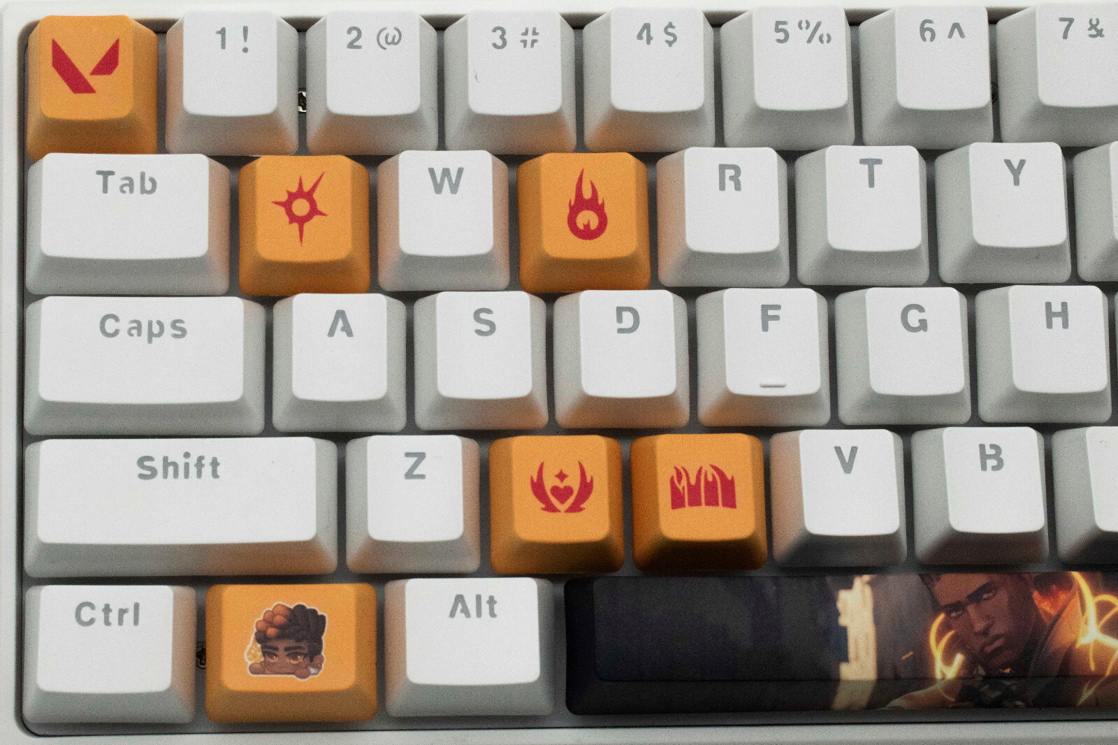 Keycaps Valorant Phoenix pour remplacer les touches usées de clavier