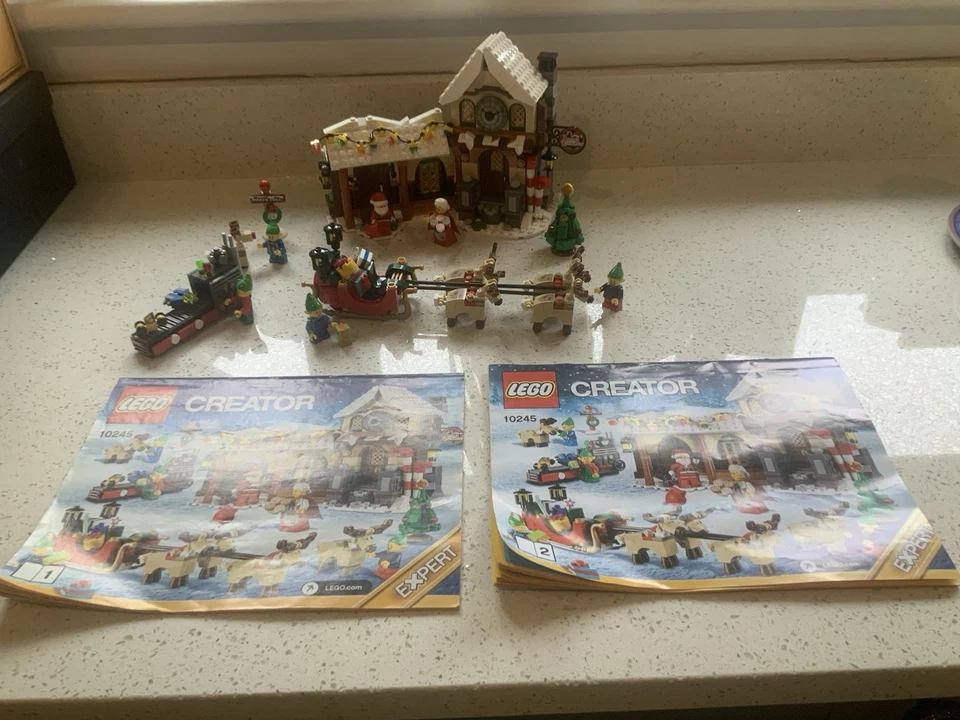 LEGO 10245 Santa's Workshop, photo 2 of 5