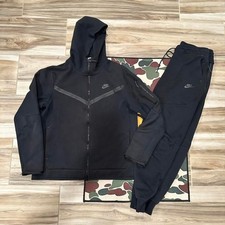 Nike Tech Fleece black hoodie and sweatpants full set
