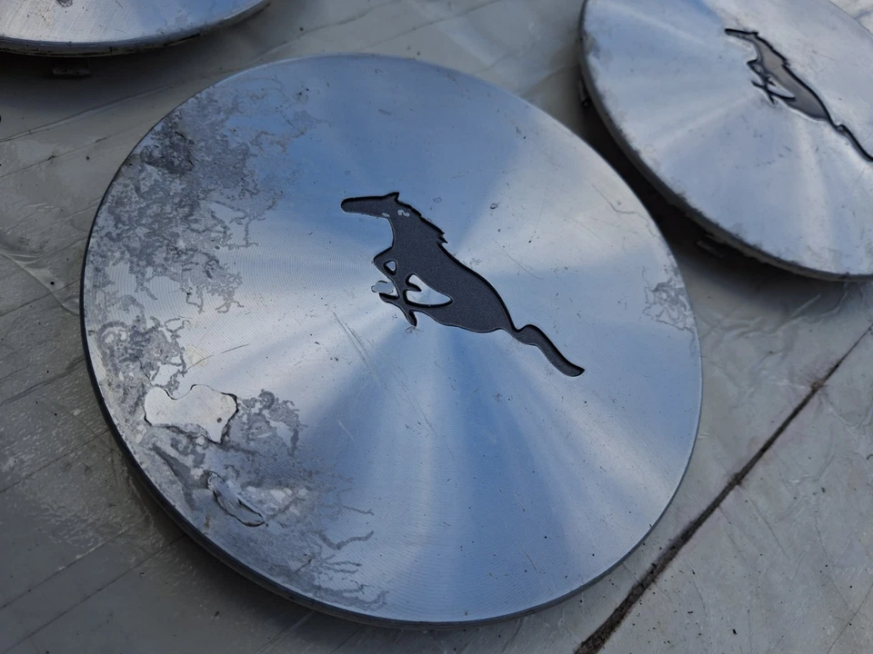 Set of 4 1999-2004 Ford Mustang Hubcap Center Cap Oem Xr33-1a096-ba - Image 3 of 4