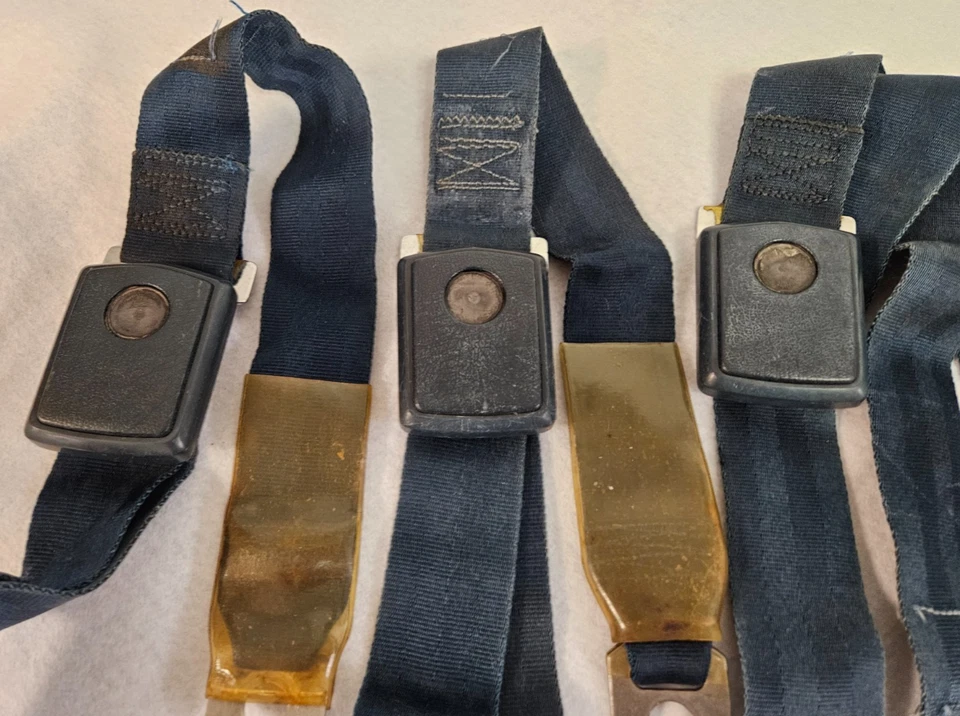 Juego de cinturones de seguridad Mustang Cougar OEM Ford 1968 1969 5 piezas azul estándar con retractores Foto 2 de 4