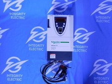 SCHNEIDER ELECTRIC 1HP VFD ATV71H075M3 0.75KW ALTIVAR 71 6/4A 200-240V 1/3PH